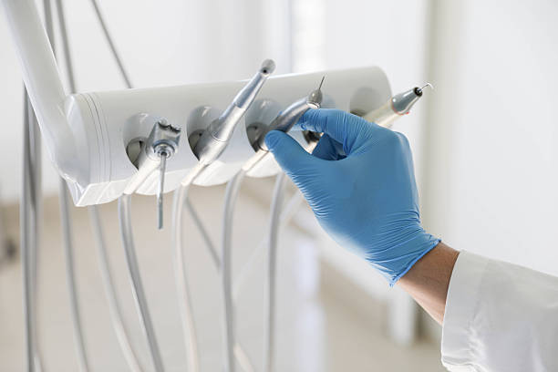 Professional Emergency Dentist technician working in Crosspointe, VA